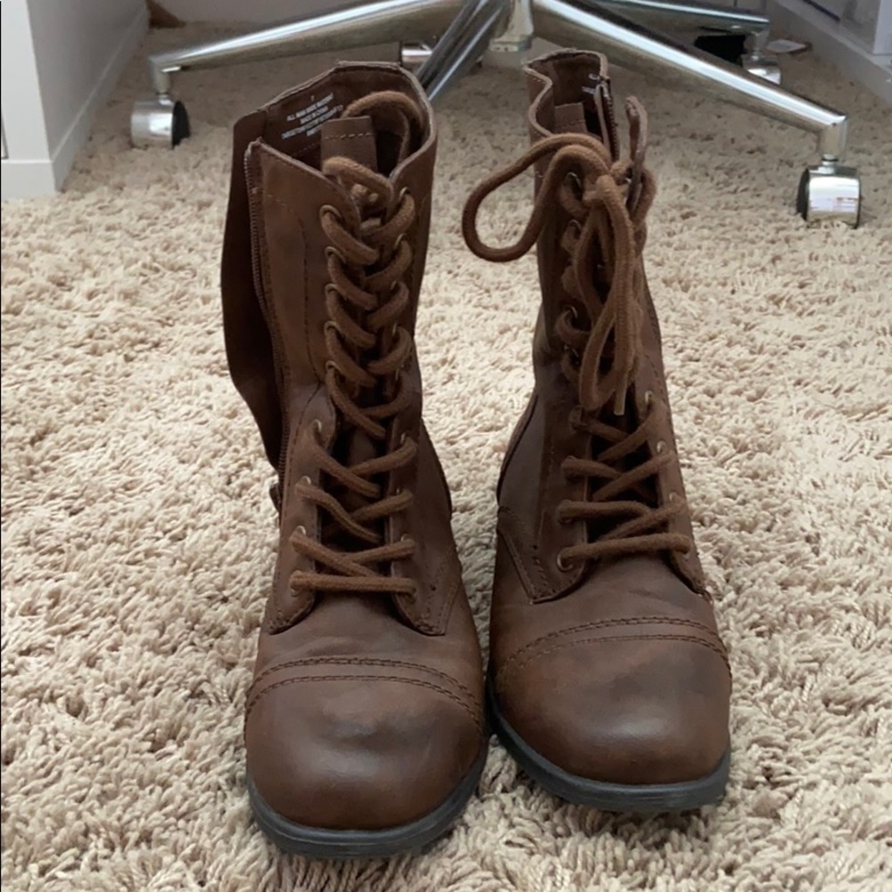 Mossimo brown boots